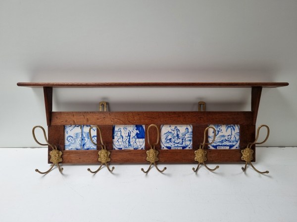 antieke-eiken-kapstok-keukenrek-tegels-bijbelse-taferelen-engelen-coat-rack-kitchen-tiles-biblical-scenes-antique-oak-00002