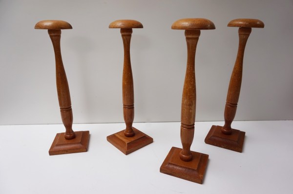 antieke-oude-brocante-houten-hoedenstandaard-hoeden-standaard-hoedenstaanders-standaard-mutsen-hat-stand-antique
