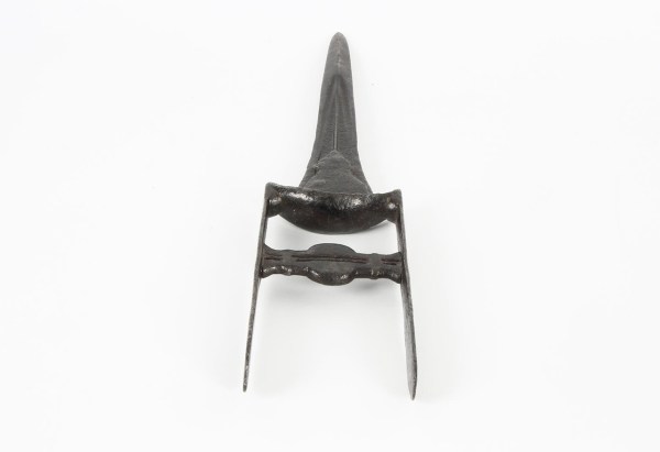 antique-Katar-Dagger-Indian-thrusting-weapen-Mughal-Empire-Rajout-dynasties-Indiaas-stootwapen-Rajasthan-Deccan-plateau-1