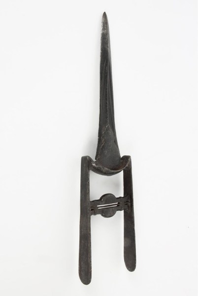 antique-Katar-Dagger-Indian-thrusting-weapen-Mughal-Empire-Rajout-dynasties-Indiaas-stootwapen-Rajasthan-Deccan-plateau