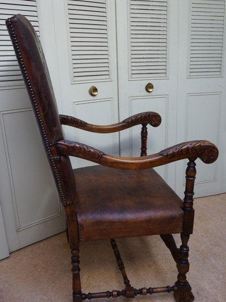 antique-leather-throne-castle-armchair-kasteelstoel-kasteel-fauteuil-armstoel-antiek