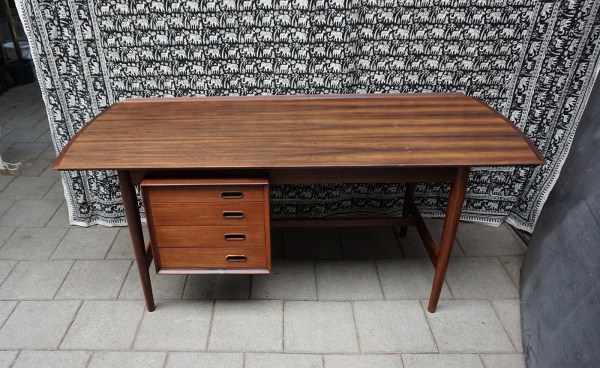 Arne-Vodder-Sibast-Danish-design-vintage-desk-bureau-rosewood-palissander_