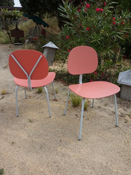 auping-stoelen-Wim-Rietveld-stijl-buisframe-plywood-chairs-roze