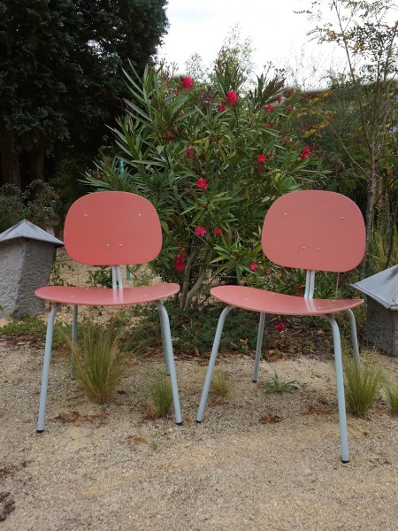 auping-stoelen-Wim-Rietveld-stijl-buisframe-plywood-chairs-roze