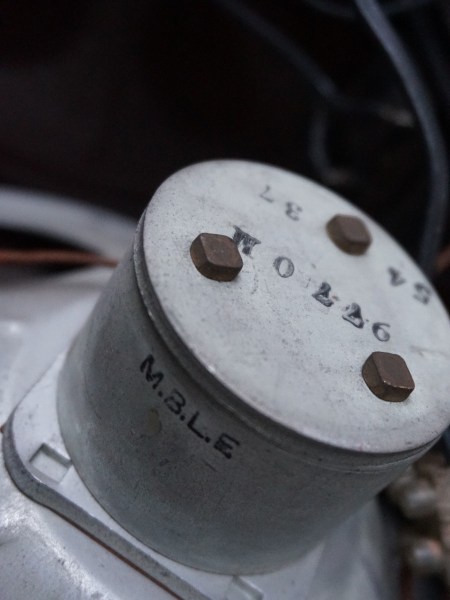 bakeliet-speaker-radio-luidspeaker-loudspeaker-oldtimer-auto-vintage-oude-old