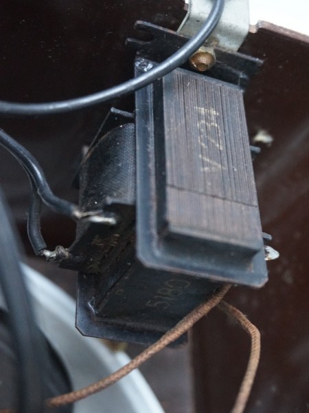 bakeliet-speaker-radio-luidspeaker-loudspeaker-oldtimer-auto-vintage-oude-old