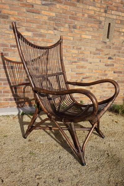 bamboo-rattan-vintage-leather-lounge-chair-high-fan-back-Rohe-Noordwolde-bamboe