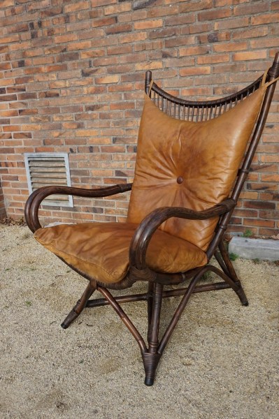 bamboo-rattan-vintage-leather-lounge-chair-high-fan-back-Rohe-Noordwolde-bamboe