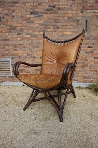 bamboo-rattan-vintage-leather-lounge-chair-high-fan-back-Rohe-Noordwolde-bamboe-009