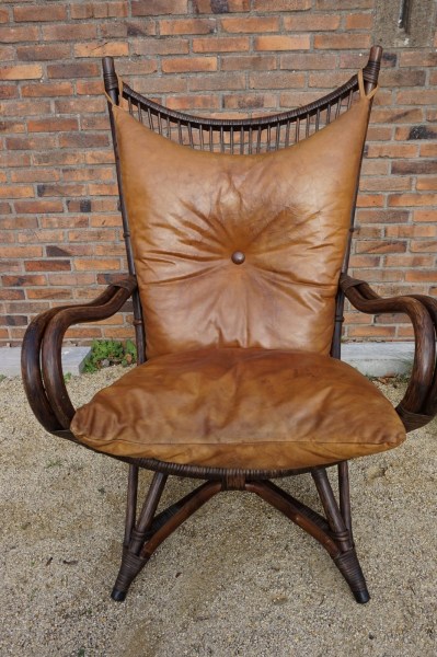 bamboo-rattan-vintage-leather-lounge-chair-high-fan-back-Rohe-Noordwolde-bamboe