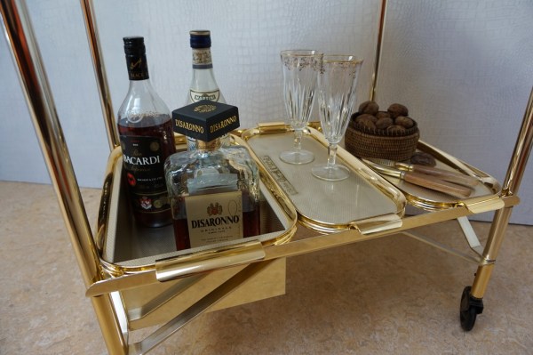 bar-serving-drinks-trolley-cart-gold-aluminium-serveerwagen-vintage-holywood-regency-kaymet-woodmet-00020