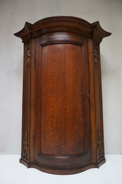 bow-front-oak-cupboard-cabinet-antique-counter-top-halfronde-voorkant-kast-eiken-antiek