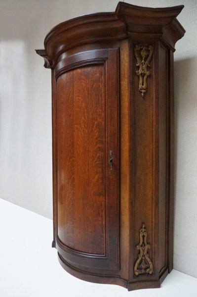 bow-front-oak-cupboard-cabinet-antique-counter-top-halfronde-voorkant-kast-eiken-antiek