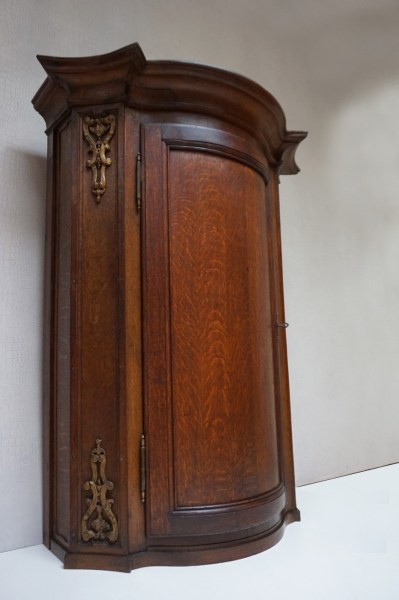 bow-front-oak-cupboard-cabinet-antique-counter-top-halfronde-voorkant-kast-eiken-antiek