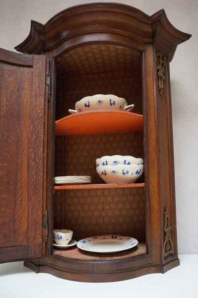 bow-front-oak-cupboard-cabinet-antique-counter-top-halfronde-voorkant-kast-eiken-antiek