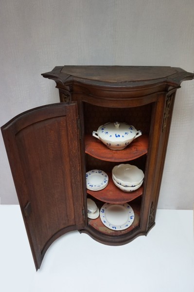 bow-front-oak-cupboard-cabinet-antique-counter-top-halfronde-voorkant-kast-eiken-antiek
