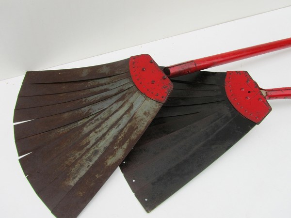 brandkloppers-vuurkloppers-brandblussers-vuurzweep-brand-bestrijder-fire-flapper-killer-swatter-wildfire-vintage-2