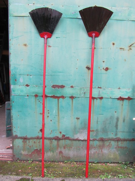 brandkloppers-vuurkloppers-brandblussers-vuurzweep-brand-bestrijder-fire-flapper-killer-swatter-wildfire-vintage