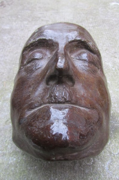 bronzen-dodenmasker-deathmask-totenmaske-bronze-unknown-person-hitler-style-moustache-snor-WWII-