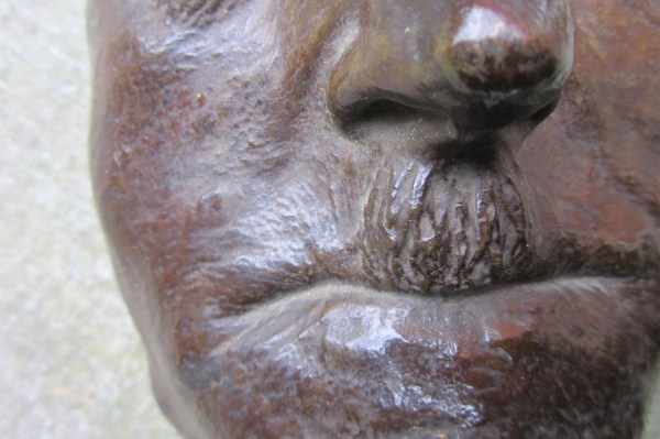 bronzen-dodenmasker-deathmask-totenmaske-bronze-unknown-person-hitler-style-moustache-snor-WWII-