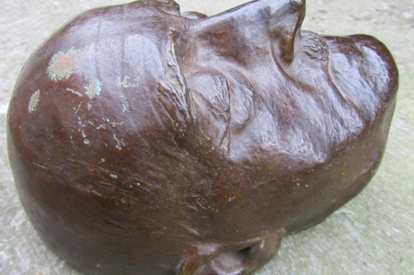 bronzen-dodenmasker-deathmask-totenmaske-bronze-unknown-person-hitler-style-moustache-snor-WWII-