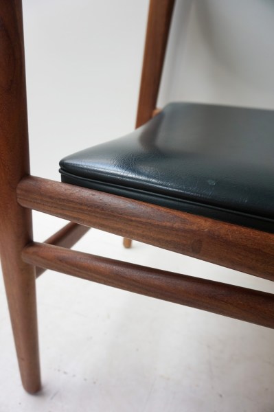 chairs-stoelen-Scandinavian-Danish-teak-midcentury-organic-Erik-Buch-Arne-Vodder-Vamo-style-Wegner-Madsen-Glostrup-Burchardt-Nielsen-Erik-Kirkegaar