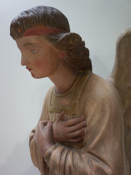 engel-vleugels-winged-angel-cherub-statue-sculpture-plaster-religious-praying-polychrome-altar-gipsen