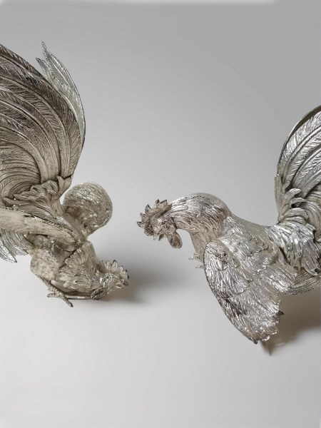 fighting-cockerels-cocks-roosters-table-centerpiece-decorations-mid-century-silver-plated-vechtende-hanen-kemphanen