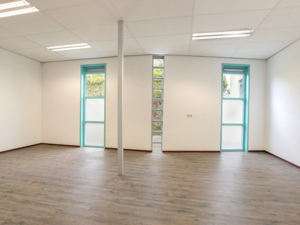 gebouw-te-koop-huis-woning-motorboot-zeiljacht-zeezeilen-zeilboot-motorjacht-watersport-breskens-ligplaats-antwerpen_3
