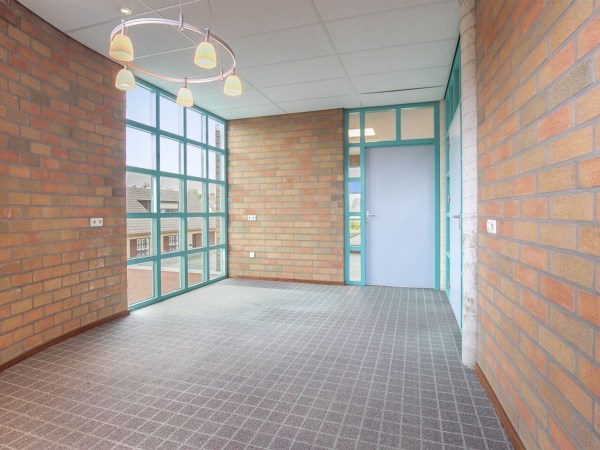 gebouw-te-koop-huis-woning-motorboot-zeiljacht-zeezeilen-zeilboot-motorjacht-watersport-breskens-ligplaats-antwerpen_4