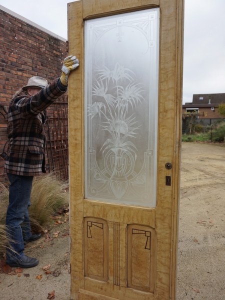 gestraalde-geetste-dubbele-deuren-paneeldeuren-houten-koppel-set-van-2-antieke-art-deco-distels-palmblad-00007