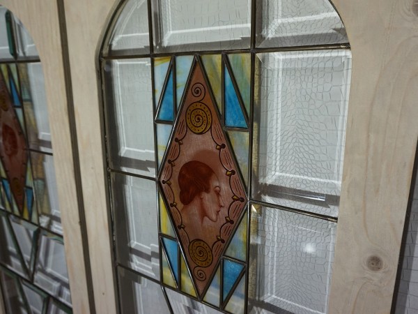 Amsterdamse-school-glas-in-lood-panelen-ramen-art-deco-dames-portretten-roaring-twenties-gebrandschilderd-stained-glass