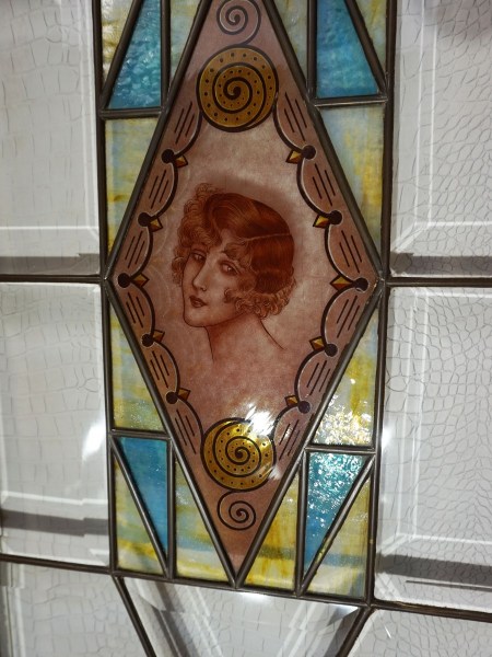 Amsterdamse-school-glas-in-lood-panelen-ramen-art-deco-dames-portretten-roaring-twenties-gebrandschilderd-stained-glass