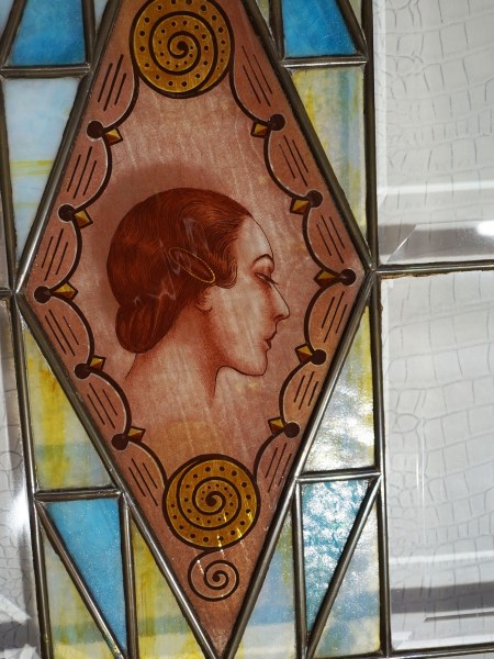 Amsterdamse-school-glas-in-lood-panelen-ramen-art-deco-dames-portretten-roaring-twenties-gebrandschilderd-stained-glass