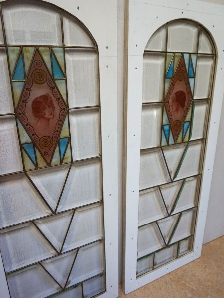 Amsterdamse-school-glas-in-lood-panelen-ramen-art-deco-dames-portretten-roaring-twenties-gebrandschilderd-stained-glass