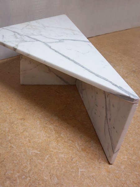 hoektafel-wit-marmer-vintage-marble-corner-coffee-table