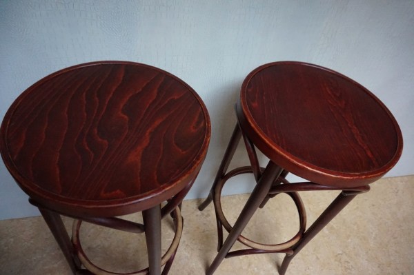houten-barkrukken-thonet-stijl-mahonie-gebeitst-jaren-70-bentwood-bar-stools-barstool-vintage-1970s-00001