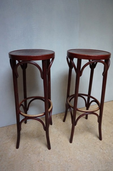 houten-barkrukken-thonet-stijl-mahonie-gebeitst-jaren-70-bentwood-bar-stools-barstool-vintage-1970s