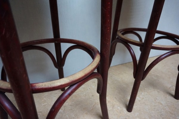 houten-barkrukken-thonet-stijl-mahonie-gebeitst-jaren-70-bentwood-bar-stools-barstool-vintage-1970s-00004