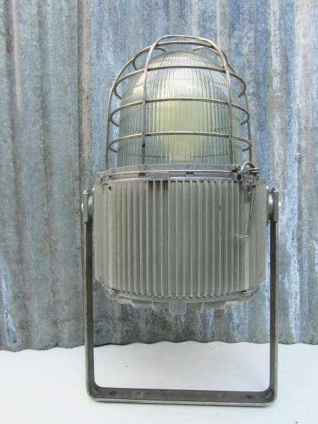 industrial-lighting-aluminium-grote-industriele-kooilampen-bully-lampen-003