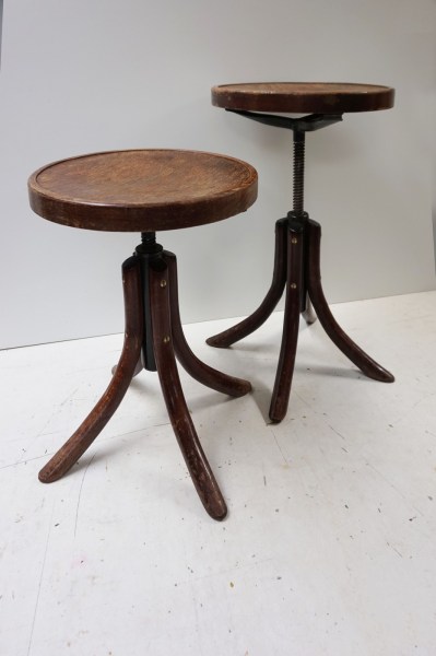 industrieel-vintage-zitkrukje-tabourethout-ijzer-thonet-style-draaikruk-pianokruk-swivel-stool-wood-iron-03