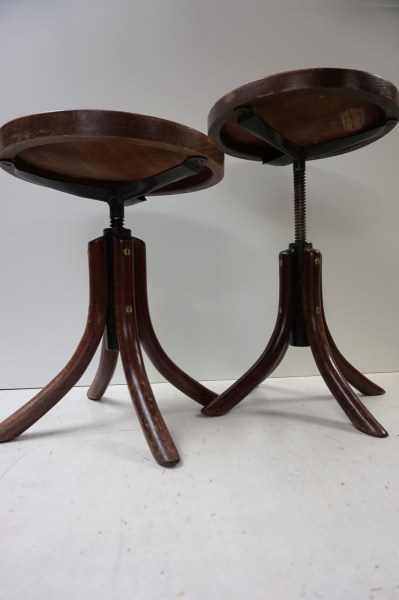 industrieel-vintage-zitkrukje-tabourethout-ijzer-thonet-style-draaikruk-pianokruk-swivel-stool-wood-iron-04
