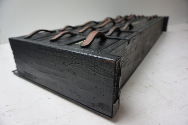 industriele-vintage-ladekast-werkplaats-kast-houten-hangkast-hangladenkast-laden-blok-hanging-workshop-cabinet