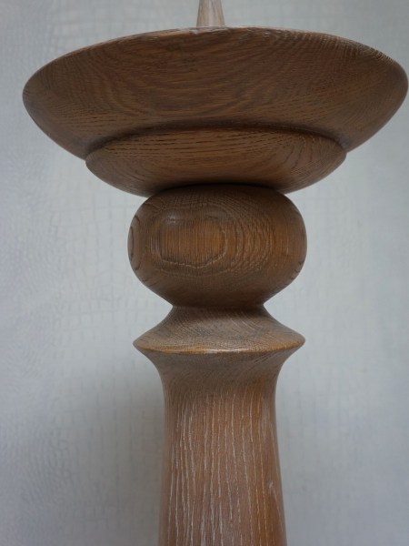 kaarsenhouder-kaarsenstandaard-kandelaar-kerkkandelaar-vintage-blank-eiken-candlestick-church-oak