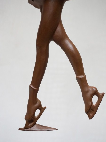 keramiek-Flora-Gouda-Holland-wandsculptuur-schaatster-kunstschaatster-keramisch-kunstwerk-Sjoukje-Dijkstra-00007