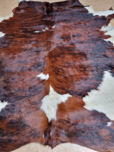 koevel-koeienhuid-koeienvel-vloerkleed-koeien-kleed-cowhide-koeienvacht-nieuw-vintage-bruin-00003
