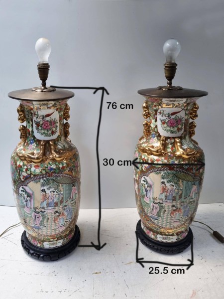 Measurements chart of two large Canton Rose Medallion table lamps showing a total height of 76 cm and 30 cm diameter