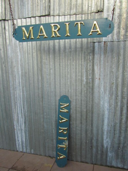 marita, oude, vintage, beschilderde, ijzeren, platen, naamborden, bronzen, letters