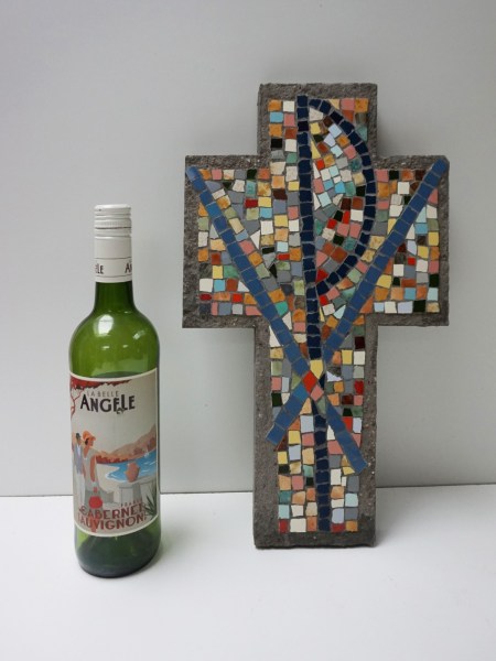 mosaic-cross-ceramics-mozaiek-christelijk-kruis-Pax-Christi-religieus-beton-kunstenaar-carpo-mozaïekkunstwerk-00001