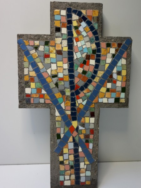 mosaic-cross-ceramics-mozaiek-christelijk-kruis-Pax-Christi-religieus-beton-kunstenaar-carpo-mozaïekkunstwerk